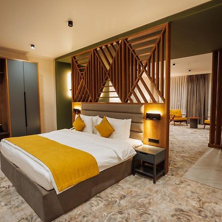 Aurum Garden Hotel Çimkent Dış mekan fotoğraf