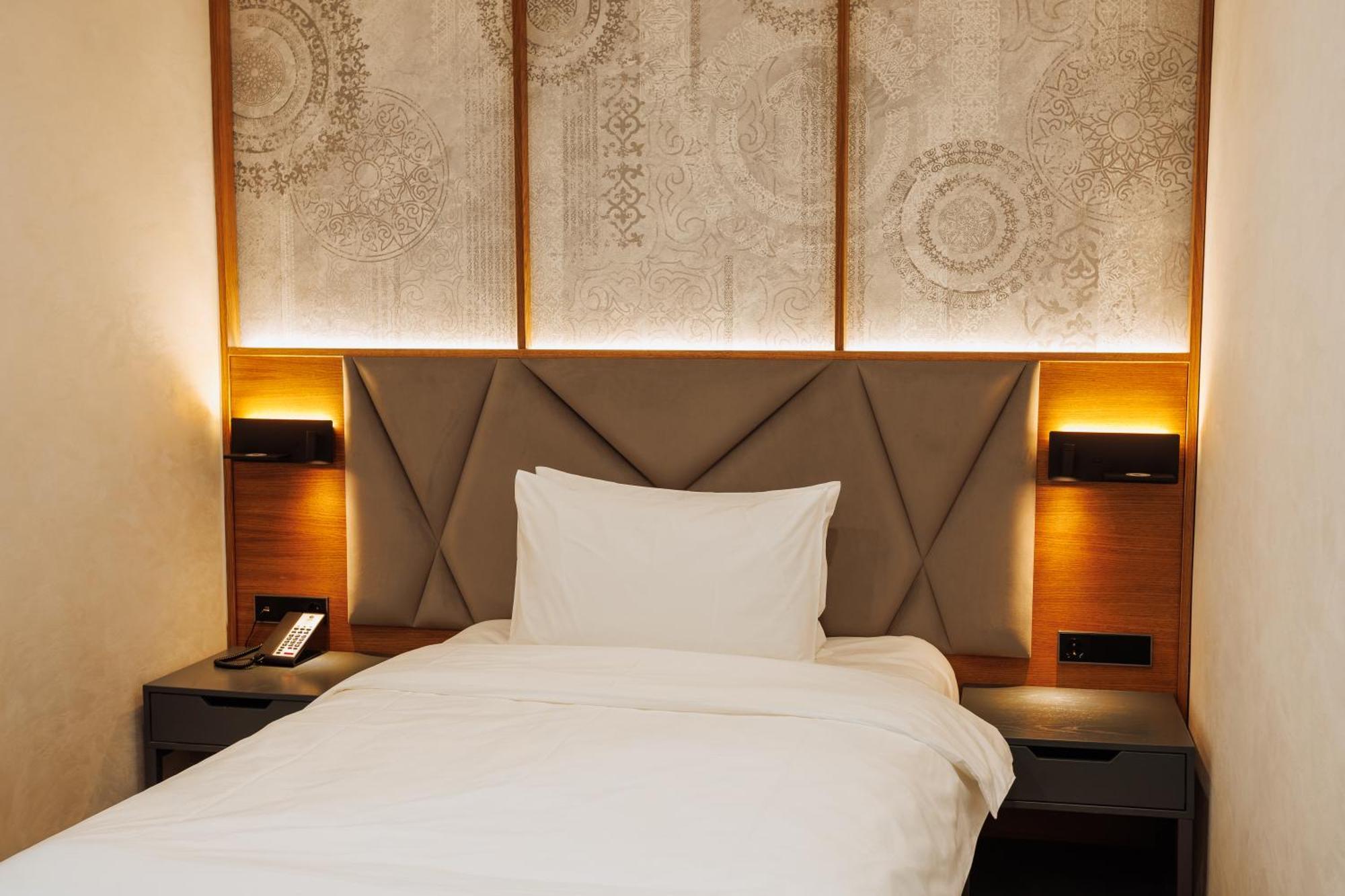 Aurum Garden Hotel Çimkent Dış mekan fotoğraf