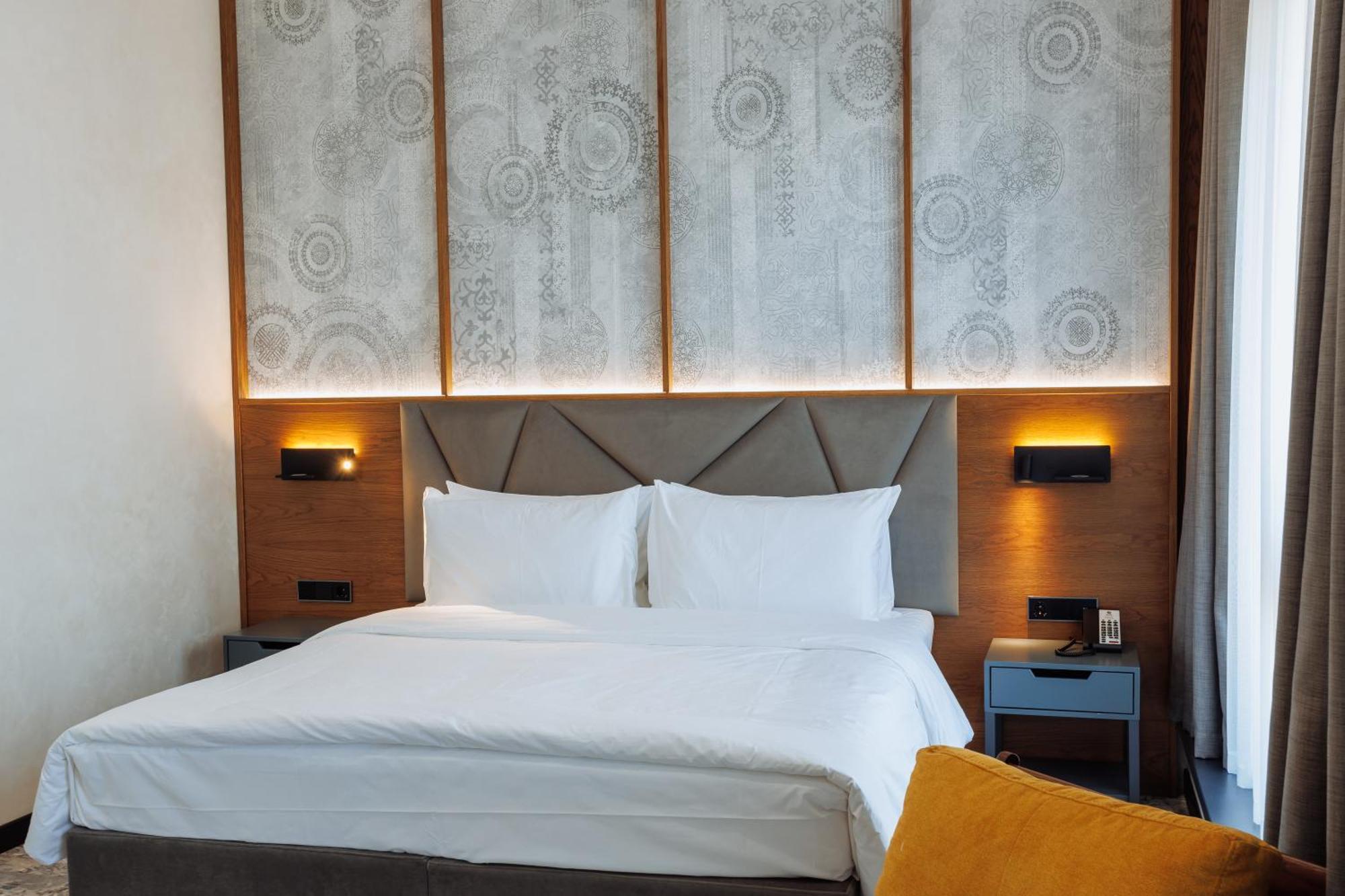 Aurum Garden Hotel Çimkent Dış mekan fotoğraf