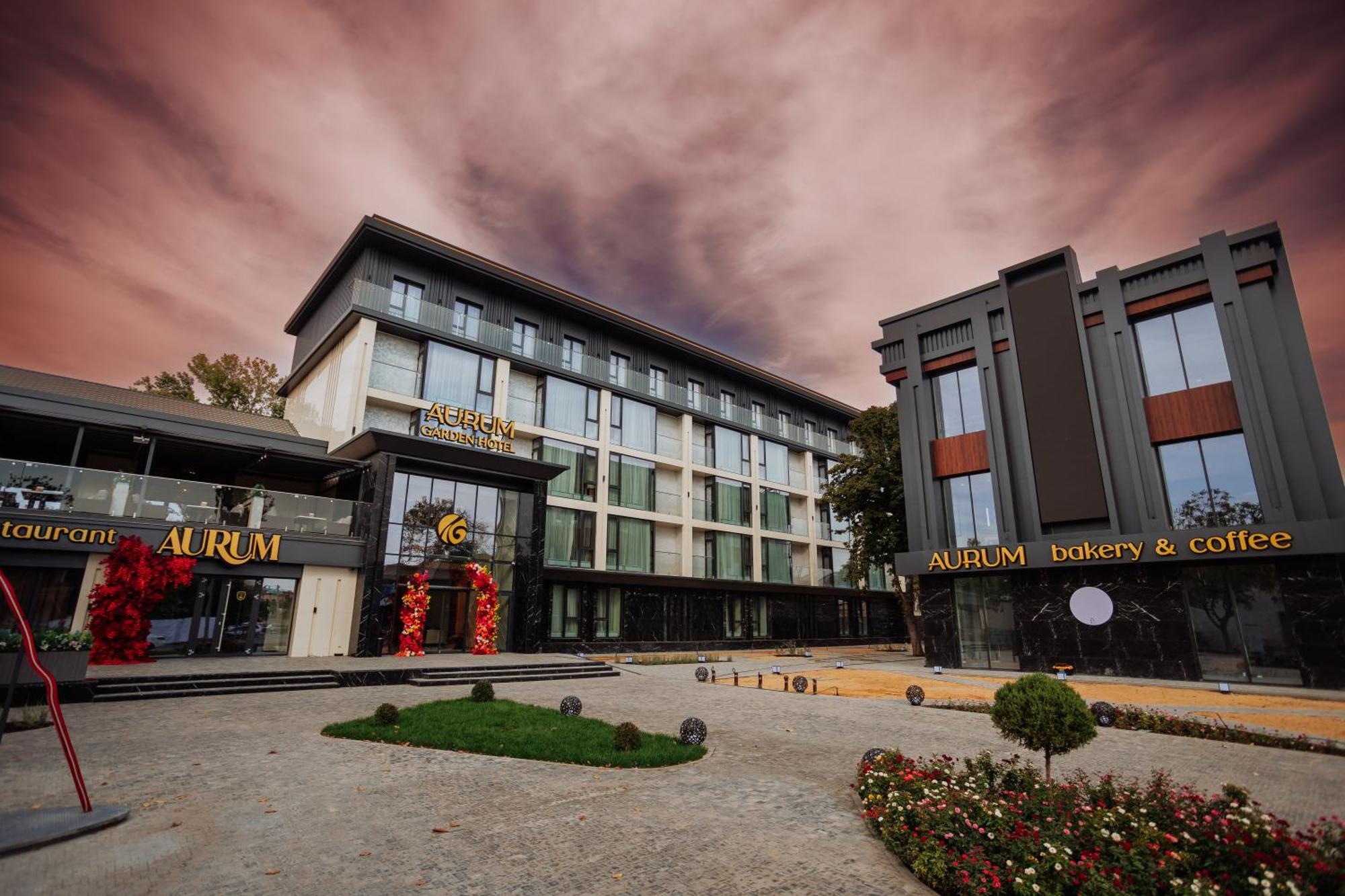 Aurum Garden Hotel Çimkent Dış mekan fotoğraf