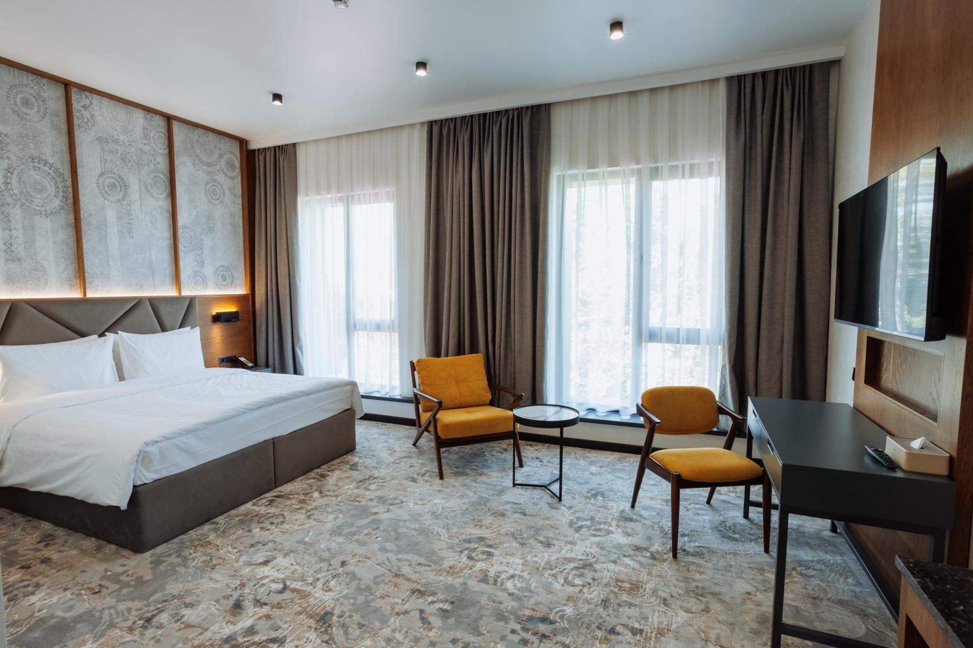 Aurum Garden Hotel Çimkent Dış mekan fotoğraf