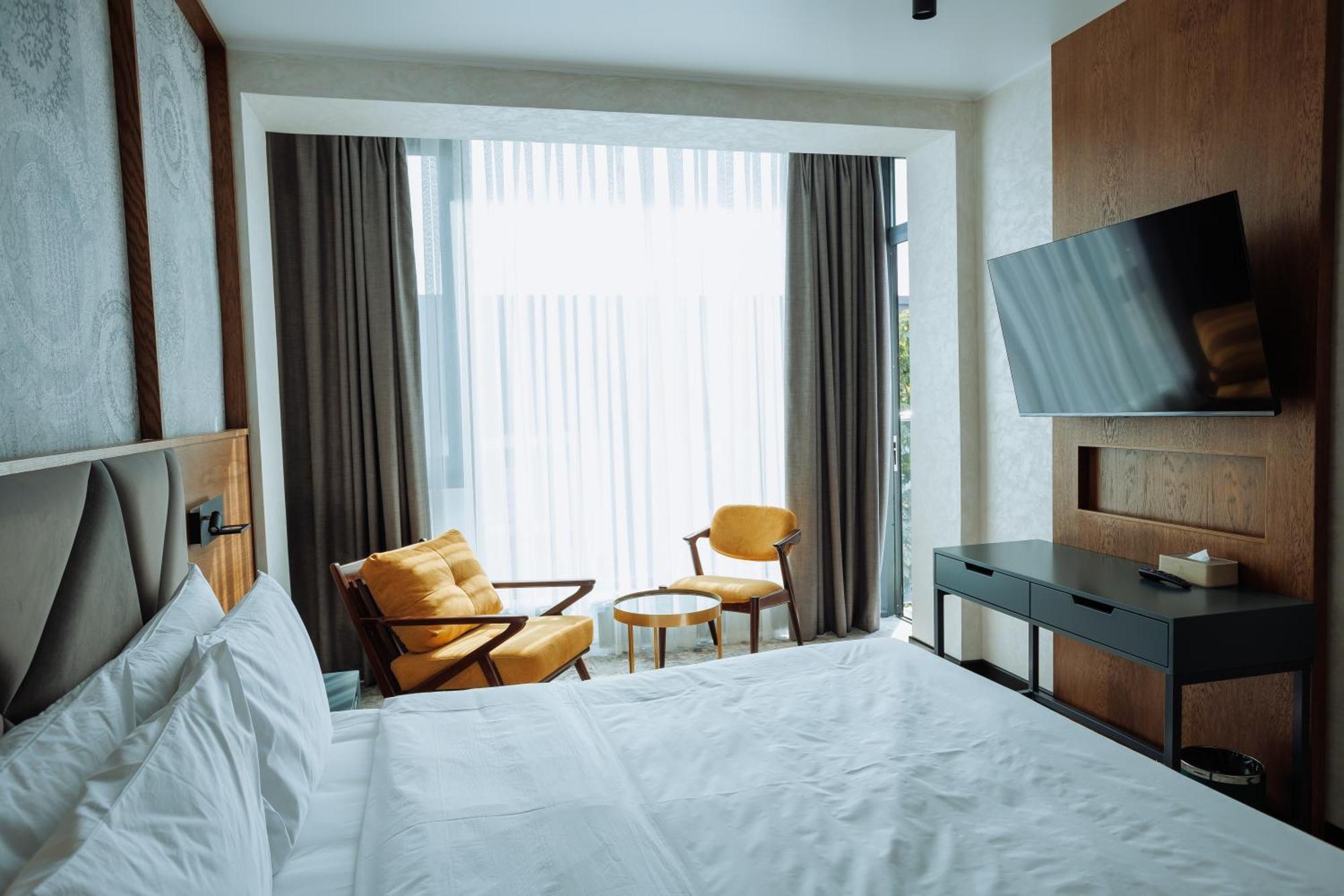 Aurum Garden Hotel Çimkent Dış mekan fotoğraf