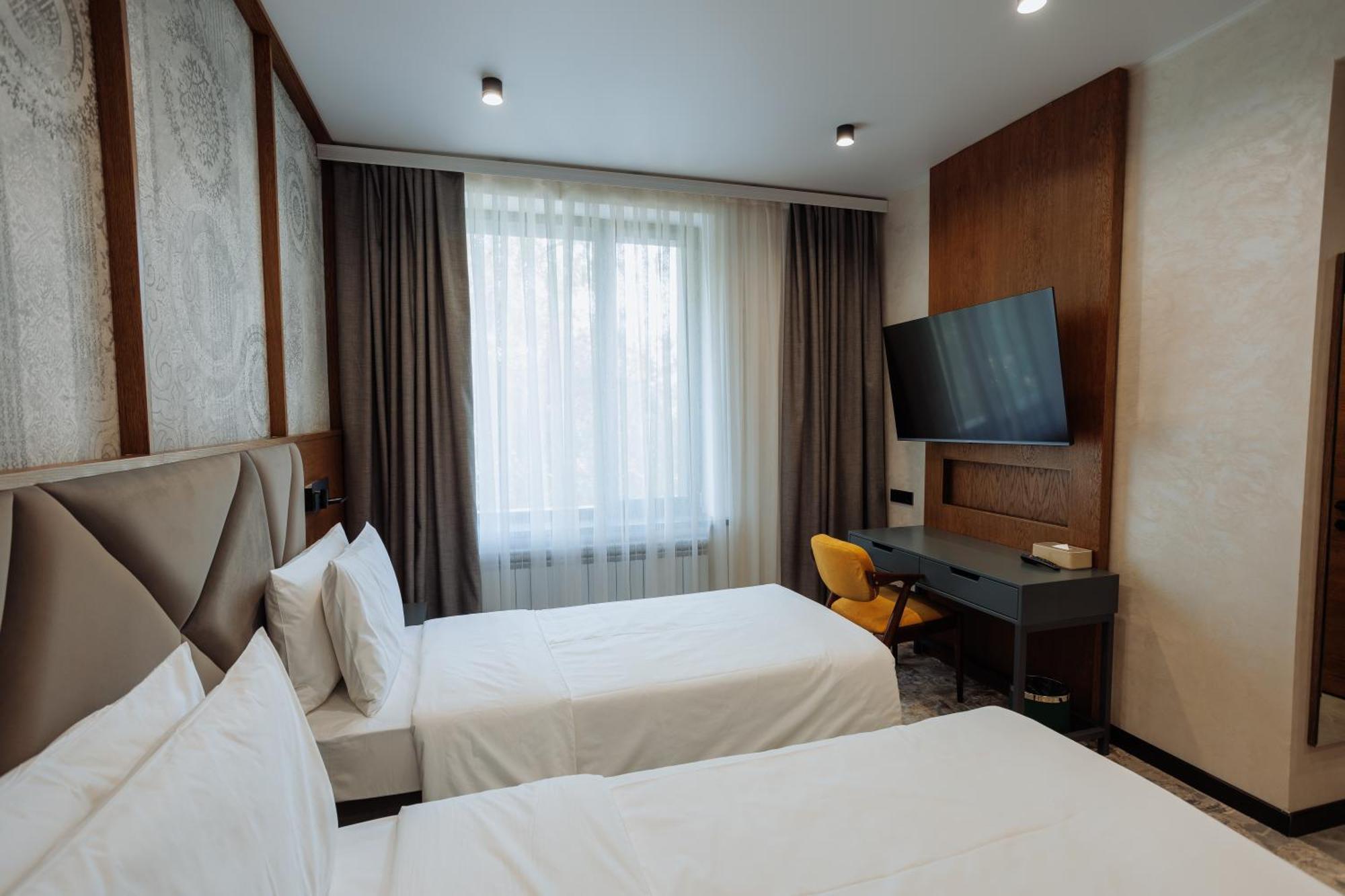 Aurum Garden Hotel Çimkent Dış mekan fotoğraf