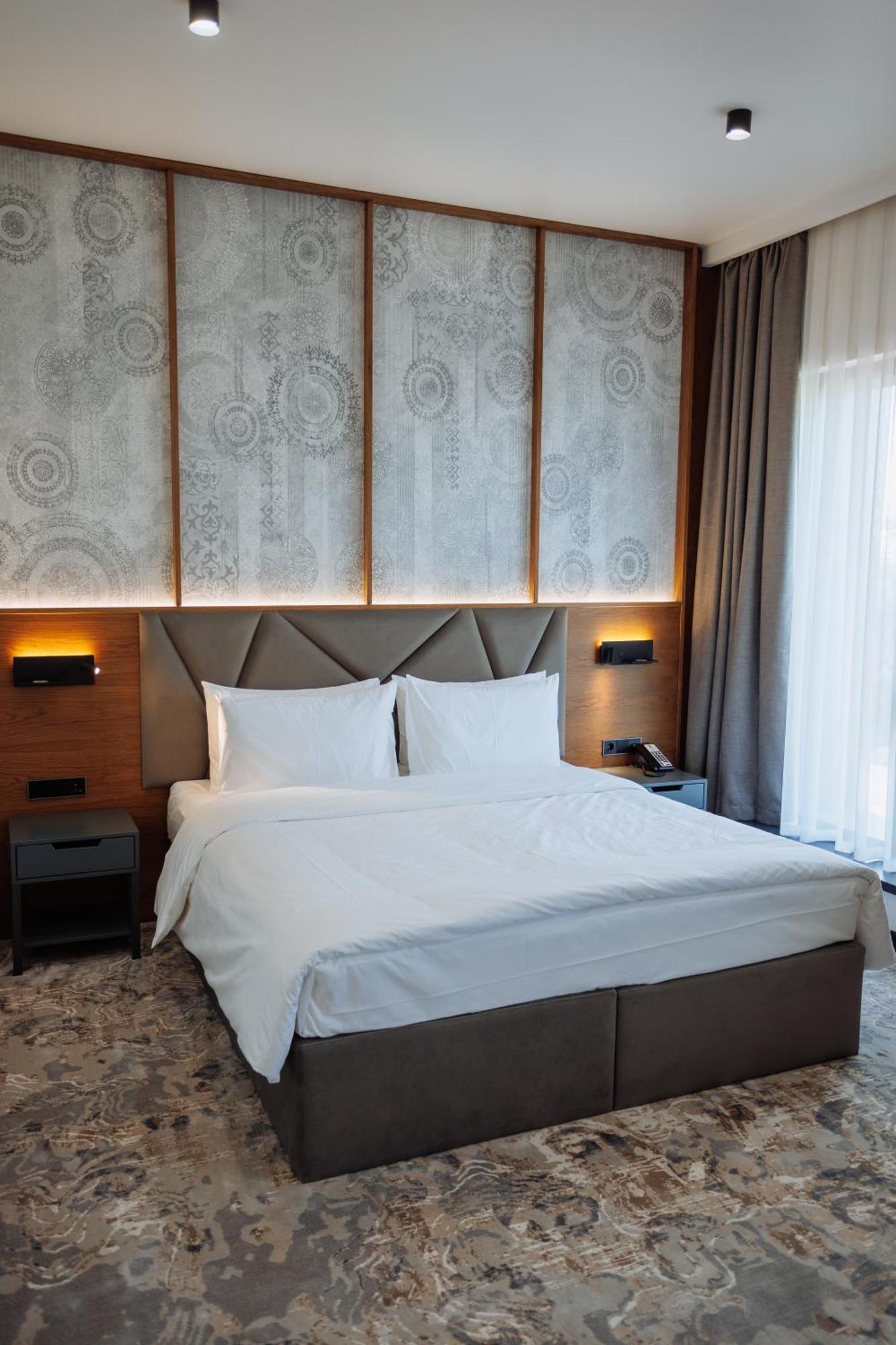 Aurum Garden Hotel Çimkent Dış mekan fotoğraf